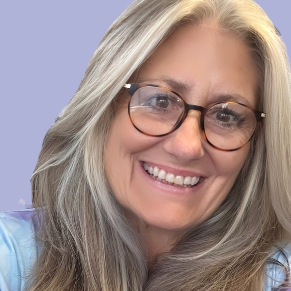 Meet your Posher, TiAnn - Picture 2 of 2